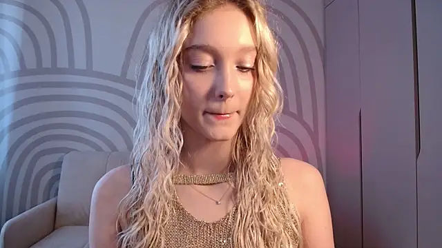 Snapshot of QueenSerenaa chatting on June 26, 2026, 9:14 am QueenSerenaa online show from June 26, 2026, 9:14 am