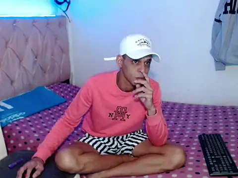 Snapshot of Brendt_Hotx chatting on June 25, 2026, 9:30 pm Brendt Hotx online show from June 25, 2026, 9:30 pm