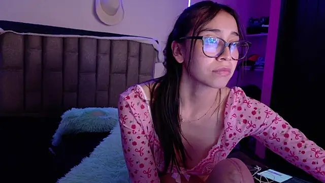 BurbujaXoxo online show from June 8, 2026, 1:28 am