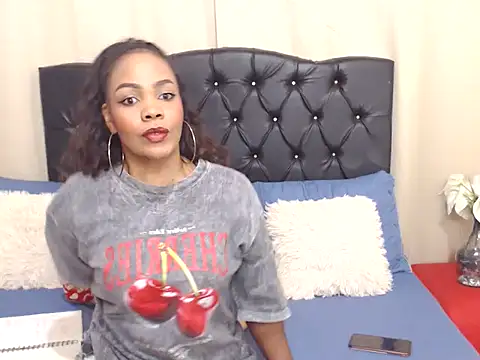 NicoleChanell04 online show from June 7, 2026, 12:04 am
