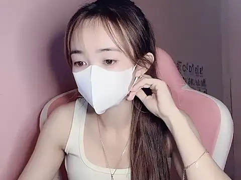 Alee8668 online show from July 14, 2026, 5:29 pm