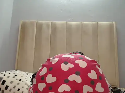 QueenZara 202 online show from July 4, 2026, 5:02 am