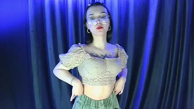 MilaHoleen online show from June 2, 2026, 5:59 pm