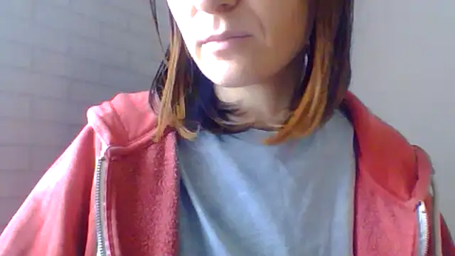 Snapshot of MarieCuddlies chatting on June 2, 2026, 12:40 pm MarieCuddlies online show from June 2, 2026, 12:40 pm
