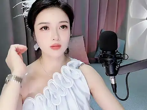 Momo-Wow online show from June 5, 2026, 4:52 am