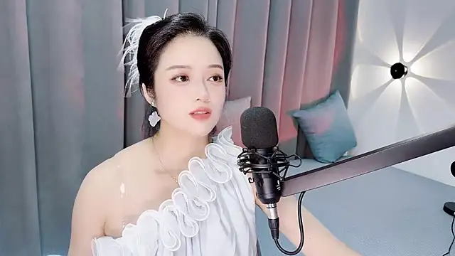 Momo-Wow online show from July 11, 2026, 6:05 am