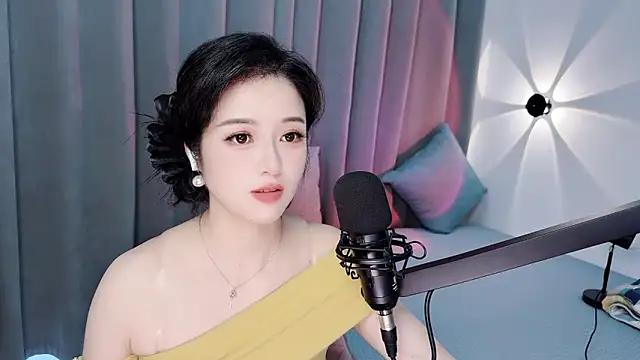 Momo-Wow online show from July 17, 2026, 7:37 am