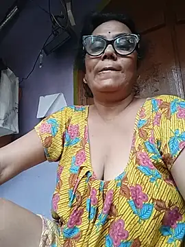 chatterjeesayani567 online show from July 2, 2026, 11:05 am