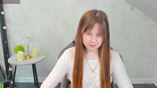 Snapshot of Violeta_Paul chatting on June 17, 2026, 12:57 am Violeta Paul online show from June 17, 2026, 12:57 am