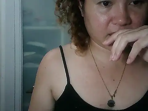 Snapshot of bitchychubby chatting on June 25, 2026, 3:38 pm bitchychubby online show from June 25, 2026, 3:38 pm