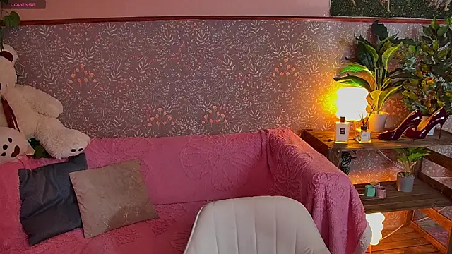 HelenaBoyd online show from July 10, 2026, 3:22 am