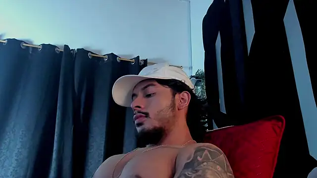 Snapshot of Justin_WhiteJS chatting on July 1, 2026, 1:07 am Justin WhiteJS online show from July 1, 2026, 1:07 am