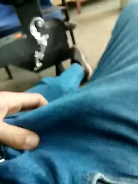 Singlemaleforcouples online show from January 6, 2025, 10:13 am