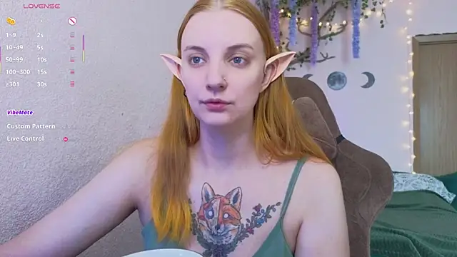 Snapshot of Elfie_Agatha chatting on July 5, 2026, 10:22 am Elfie Agatha online show from July 5, 2026, 10:22 am