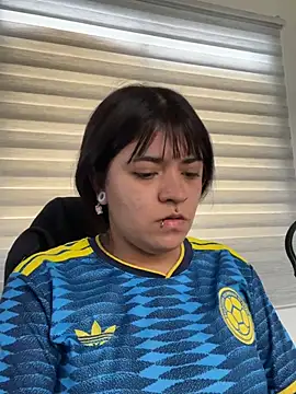 Snapshot of AngieRousse chatting on June 17, 2026, 12:50 pm AngieRousse online show from June 17, 2026, 12:50 pm