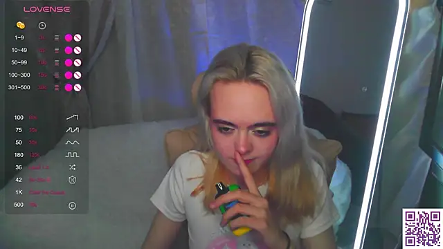 Oxcy Secret online show from July 10, 2026, 9:06 pm