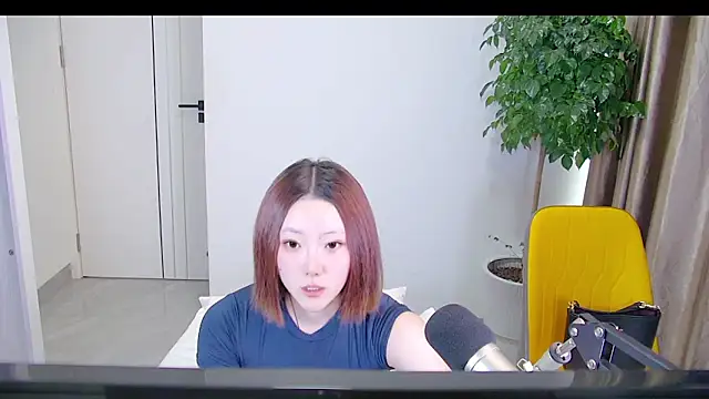 Yangyang5551 online show from June 3, 2026, 3:42 am