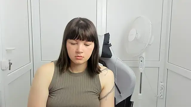 Vanilla Vixen online show from June 6, 2026, 5:56 am