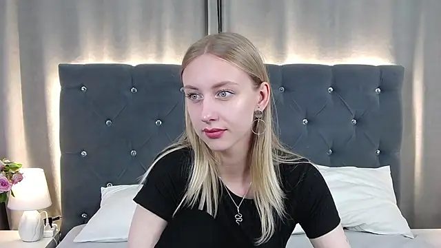 LirienVexx online show from June 7, 2026, 6:28 am