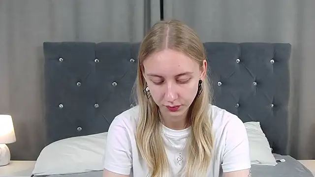 LirienVexx online show from June 25, 2026, 5:12 am