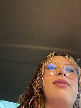 Snapshot of Joyce-fire chatting on July 15, 2026, 7:19 pm Joyce-fire online show from July 15, 2026, 7:19 pm