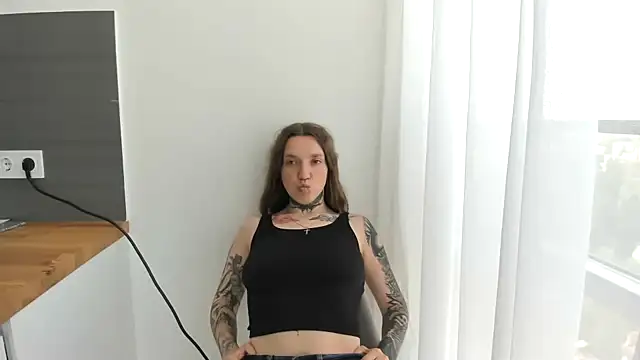 MilaMoll673 online show from June 6, 2026, 11:48 am