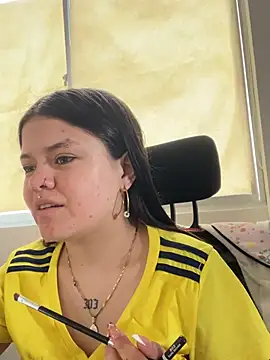 Camila Duarte 2 online show from June 17, 2026, 1:23 pm