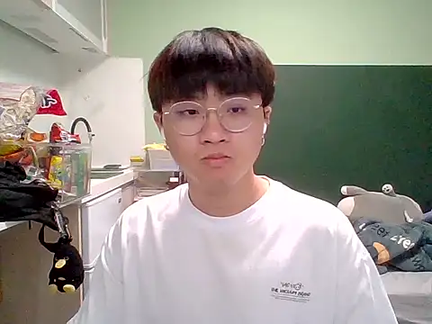 Snapshot of Yang_571 chatting on June 10, 2026, 7:35 pm Yang 571 online show from June 10, 2026, 7:35 pm