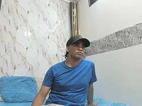 keinnercutex18 online show from June 4, 2026, 5:35 am