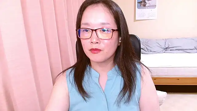 Snapshot of LENA-xo chatting on July 22, 2026, 3:15 pm LENA-xo online show from July 22, 2026, 3:15 pm