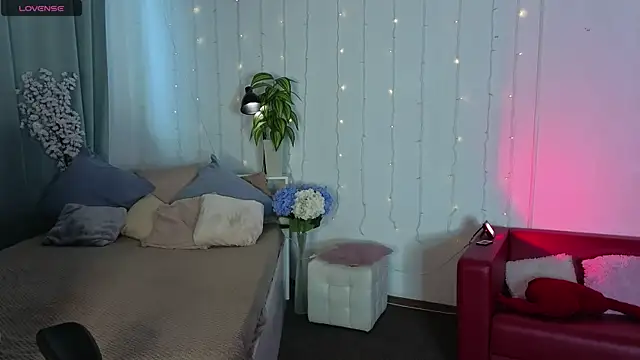 Velvet  Kiss online show from June 24, 2026, 1:43 pm