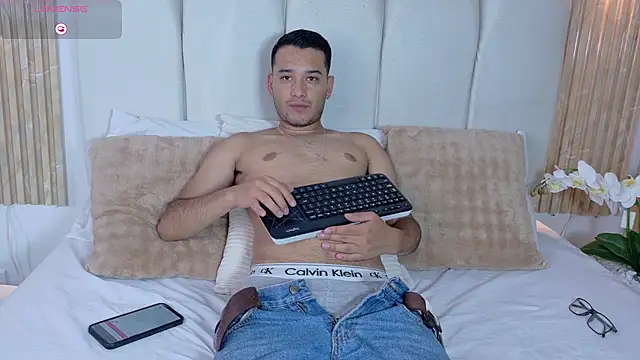Thiago Stone1 online show from July 12, 2026, 10:01 pm