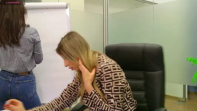 Snapshot of BabesGoWild chatting on February 19, 2025, 5:16 am BabesGoWild online show from February 19, 2025, 5:16 am