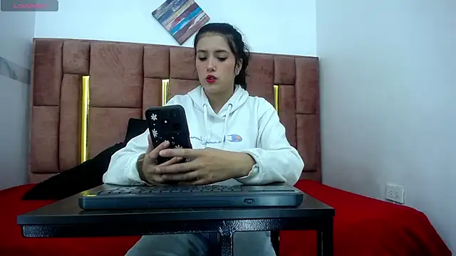 Snapshot of MIA_COINS chatting on June 25, 2026, 4:12 am MIA COINS online show from June 25, 2026, 4:12 am