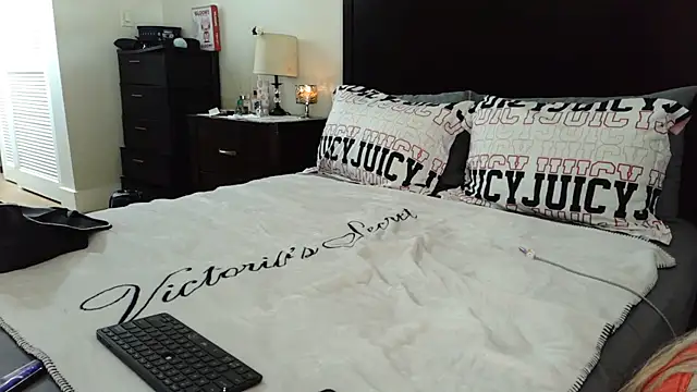 gothbaby3055 online show from June 26, 2026, 6:34 pm