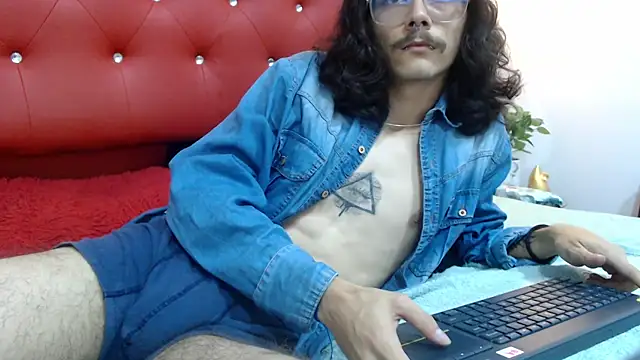 Snapshot of bigcock_robert chatting on June 18, 2026, 7:29 pm bigcock robert online show from June 18, 2026, 7:29 pm