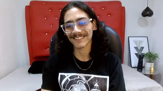 Snapshot of bigcock_robert chatting on June 27, 2026, 5:51 pm bigcock robert online show from June 27, 2026, 5:51 pm