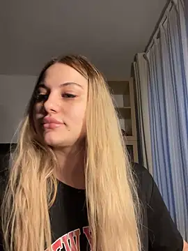 DariaSellen online show from June 13, 2026, 6:17 pm