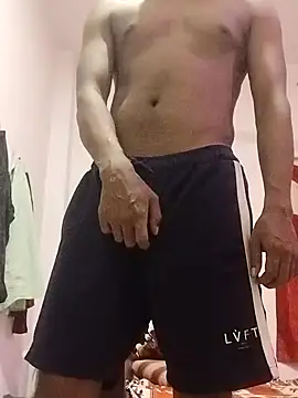 Snapshot of Daddsuroj69 chatting on July 13, 2026, 5:32 am Daddsuroj69 online show from July 13, 2026, 5:32 am