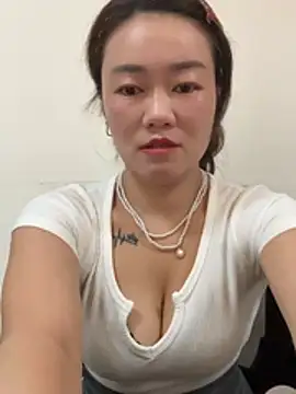 Snapshot of mollymm chatting on July 4, 2026, 1:34 am mollymm online show from July 4, 2026, 1:34 am