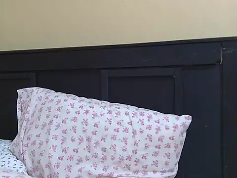 kinkydolll online show from June 21, 2026, 6:16 am
