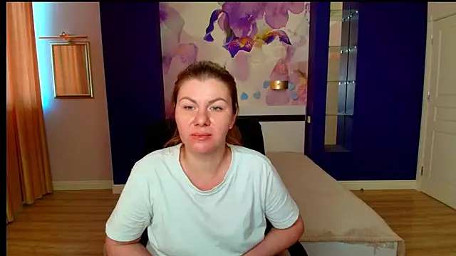Snapshot of LunaKissesx chatting on June 8, 2026, 5:52 am LunaKissesx online show from June 8, 2026, 5:52 am