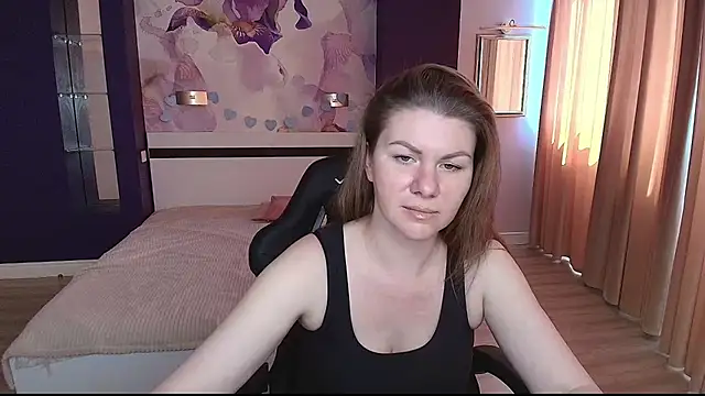 LunaKissesx online show from June 18, 2026, 11:25 am