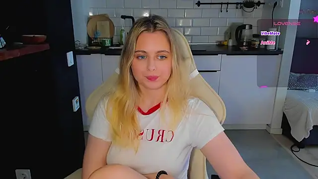 blonde kellyy online show from June 10, 2026, 5:50 am
