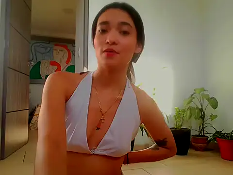 Snapshot of livi_Moon chatting on June 11, 2026, 9:35 pm livi Moon online show from June 11, 2026, 9:35 pm