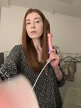AlisaRussel online show from July 6, 2026, 4:09 pm
