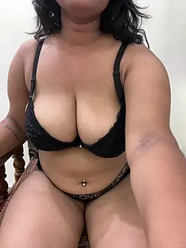 Nottyy Bella  online show from June 30, 2026, 4:57 am