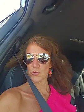 Giulia2903 online show from June 13, 2026, 1:09 pm