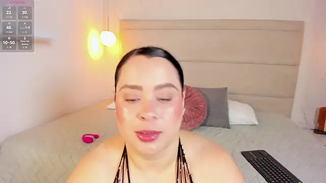 LilaCoral online show from June 13, 2026, 12:36 pm