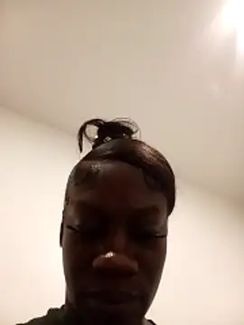 blackchocoa online show from June 17, 2026, 2:47 am